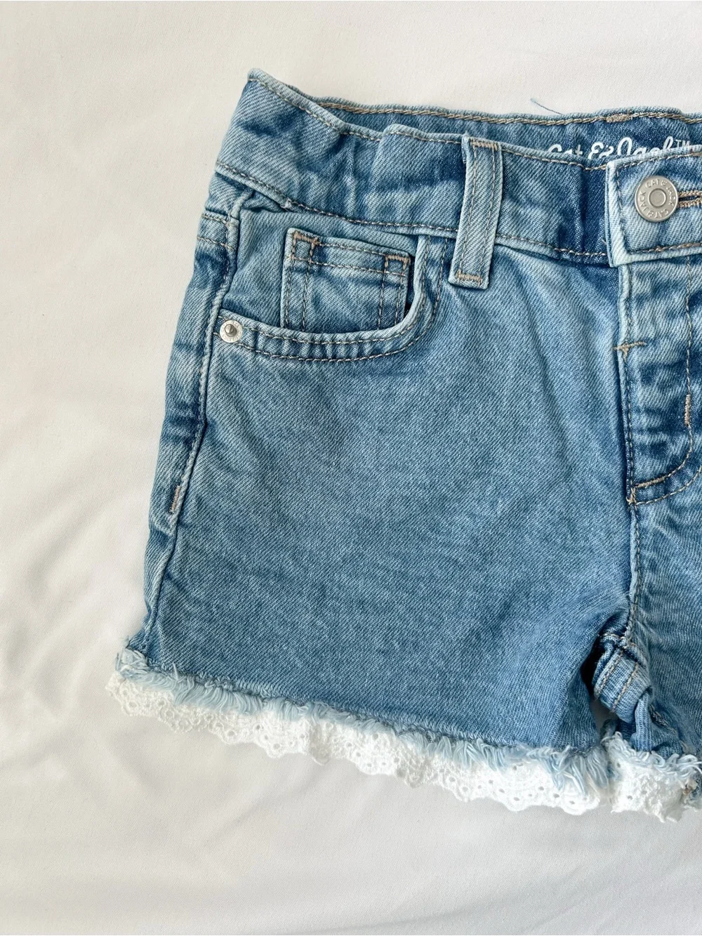 Cat & Jack Blue Denim Lace-Trim Girls Shorts • Sz 5T